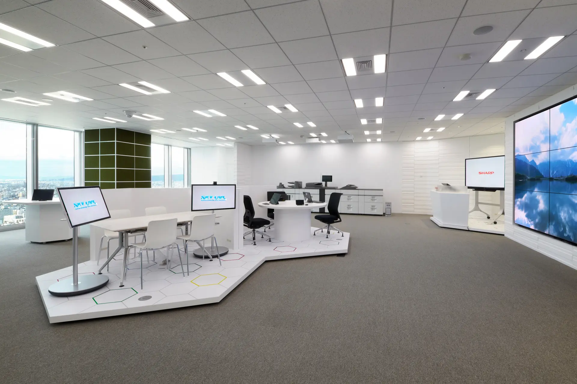 株式会社フジヤ　シャープ株式会社 あべのハルカス SKY Lab.画像
