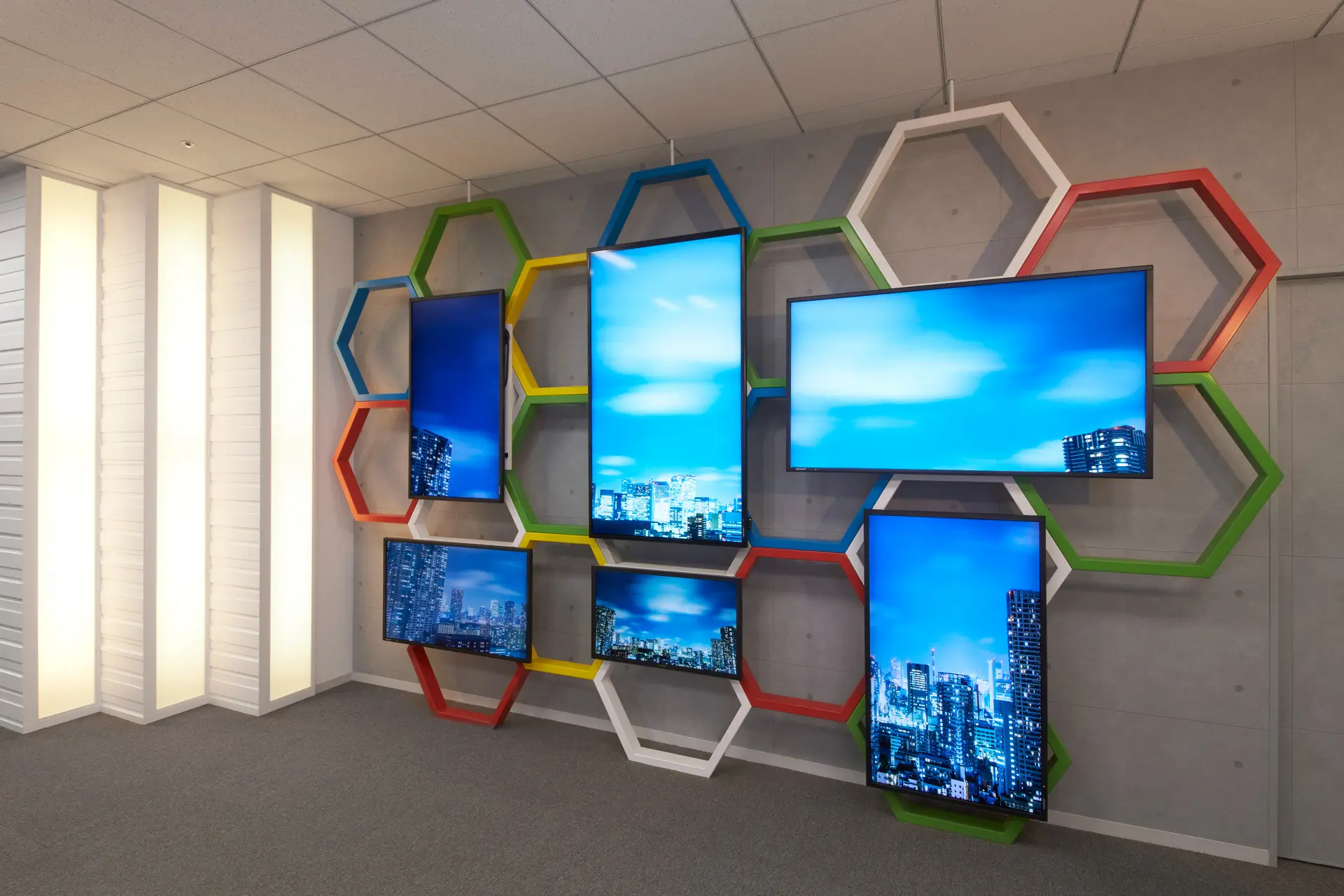 株式会社フジヤ　シャープ株式会社 あべのハルカス SKY Lab.画像