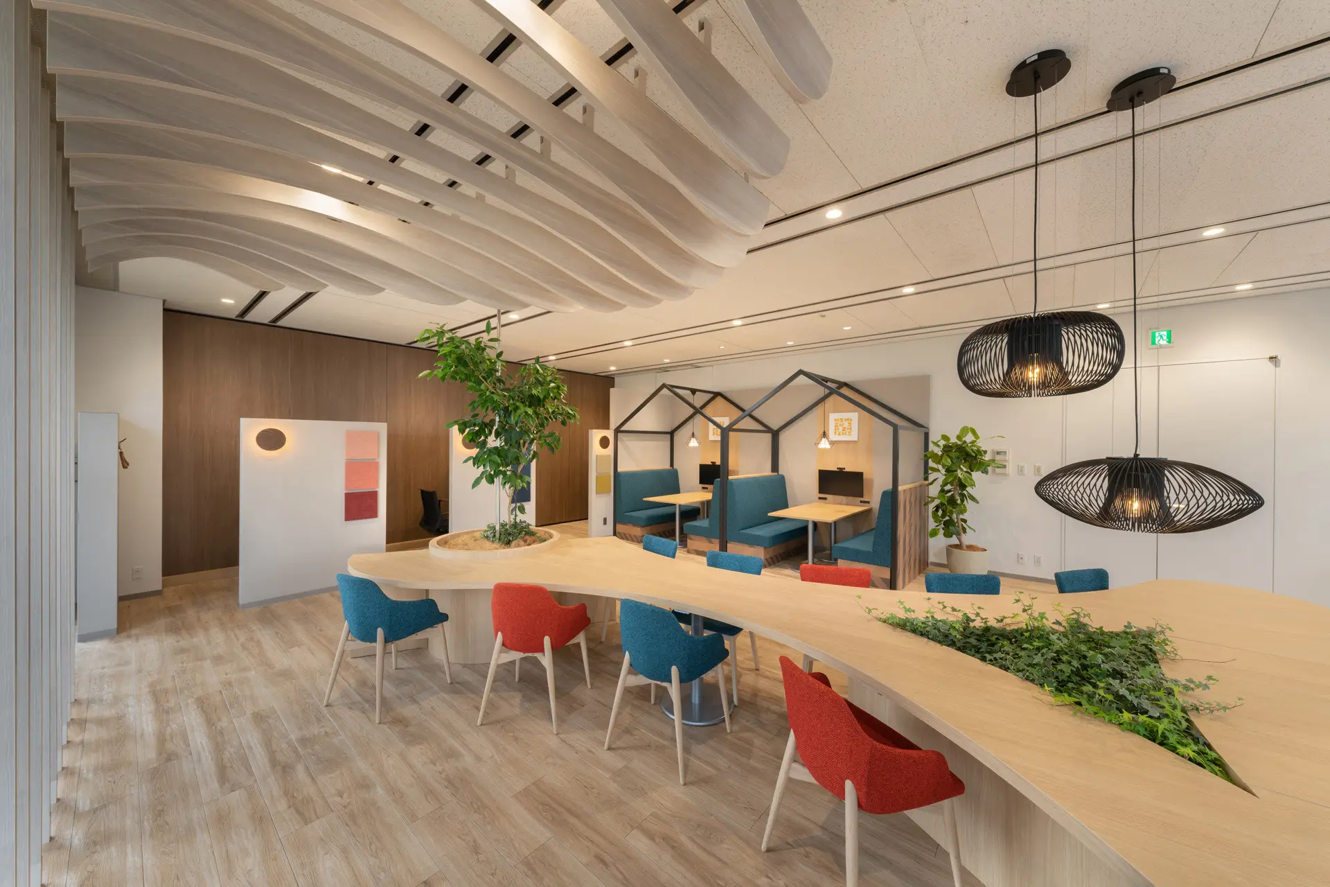 株式会社フジヤ　株式会社タクマ　会議室リニューアル「cafe121」画像