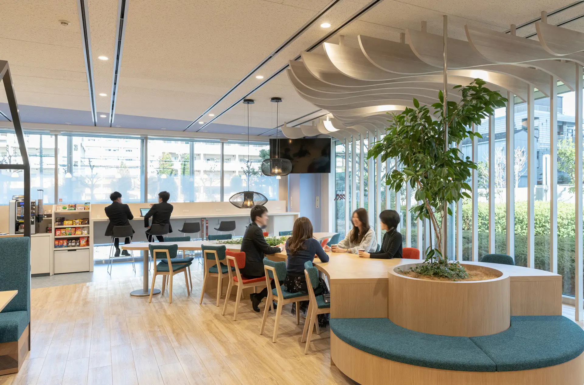 株式会社フジヤ　株式会社タクマ　会議室リニューアル「cafe121」画像